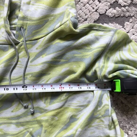 Wild Fable Womens Pullover Long Sleeve Cropped Hoodie Raw Hem Medium Green - Picture 7 of 7